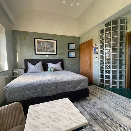 Tona - Miran Apartman - Parking - Samostalna Prijava Karlovac Ngoại thất bức ảnh