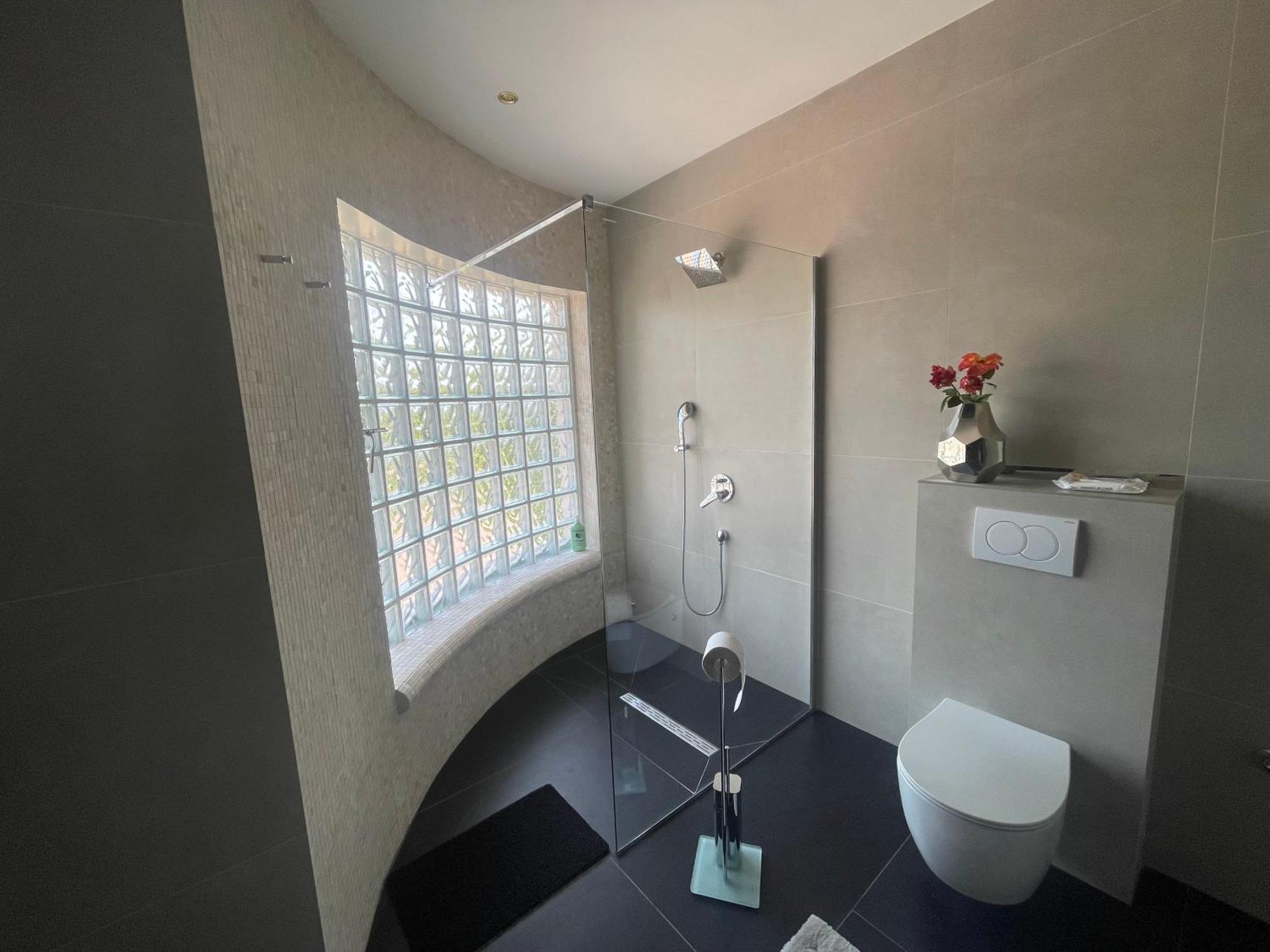 Tona - Miran Apartman - Parking - Samostalna Prijava Karlovac Ngoại thất bức ảnh