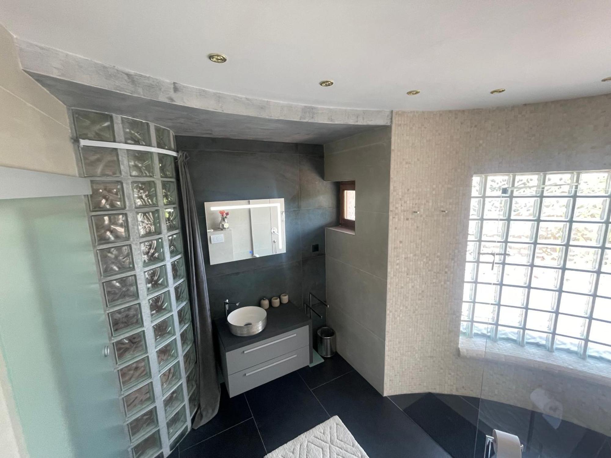 Tona - Miran Apartman - Parking - Samostalna Prijava Karlovac Ngoại thất bức ảnh