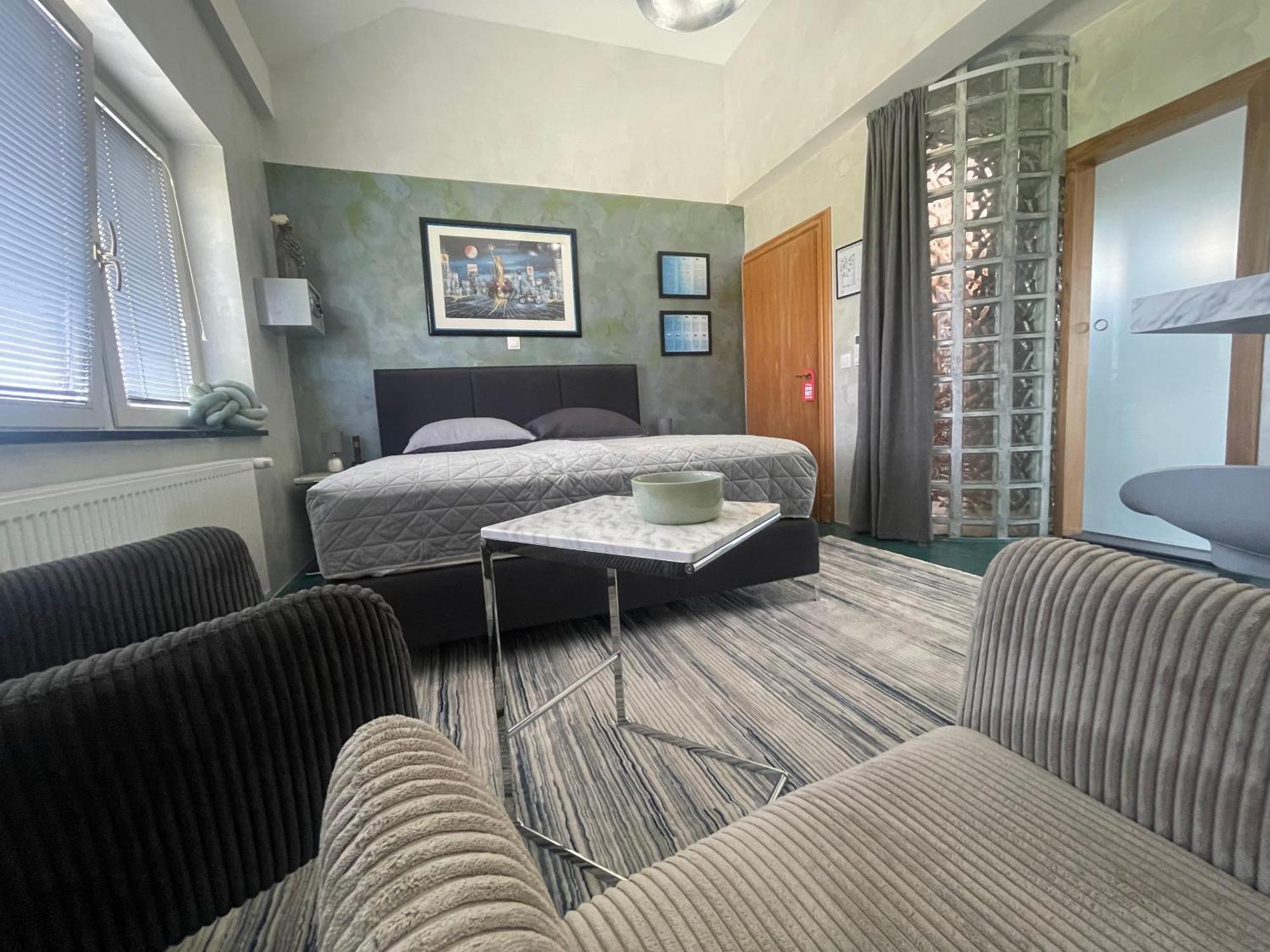 Tona - Miran Apartman - Parking - Samostalna Prijava Karlovac Ngoại thất bức ảnh